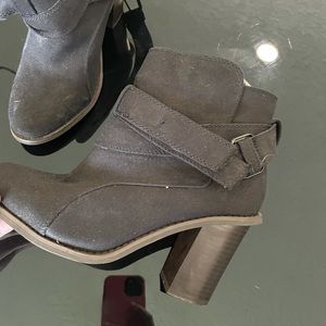 Thick heel strap boots